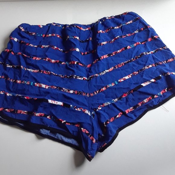 EUC Xhilaration romper - Picture 3 of 3